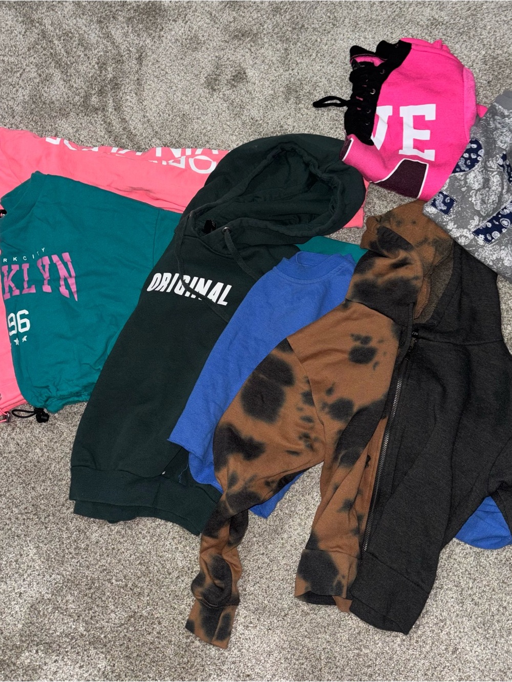 Women’s crop sweatshirt bundle